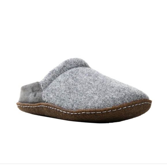 sorel nakiska scuff slipper